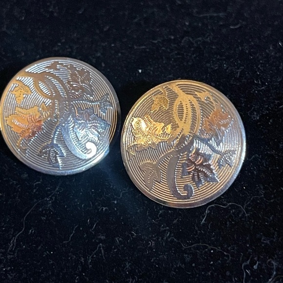 Vintage silver button clip on earrings - Picture 2 of 4